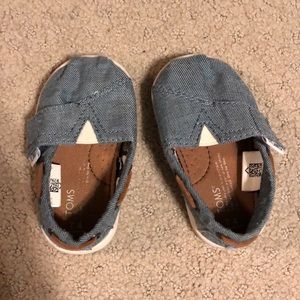 Baby toms-size 4